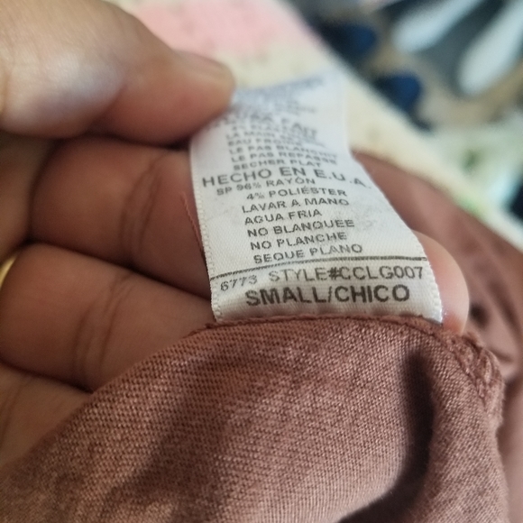 NWT/ Jimmy Hendrix V Neck Top - Picture 4 of 6